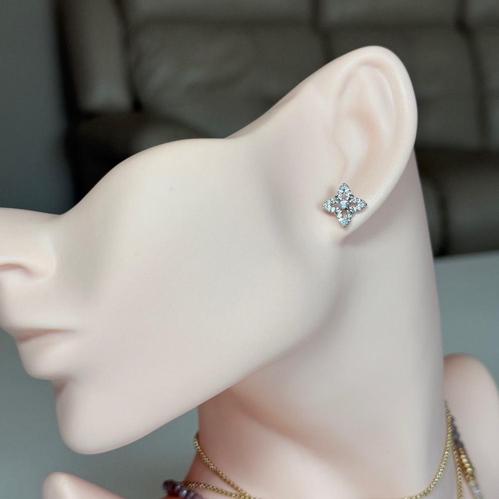 Delicate Pavé Starburst Stud Earrings With Zirconia